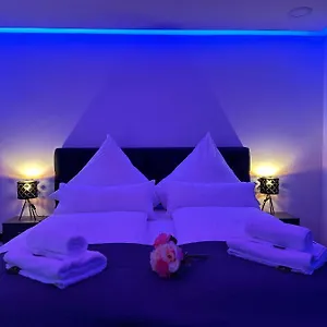 Apartment Modern Neuburg T - - 2 Zimmer, Badewanne, Balkon, Parkplatz, Kueche, Wi-fi, Tv, Neuburg an Der Donau